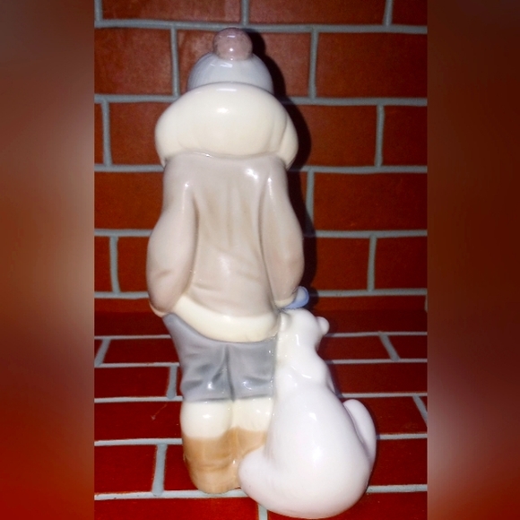 Lladro Eskimo Boy with Pet Polar Bear Porcelain Figurine (EUC) - Picture 2 of 13